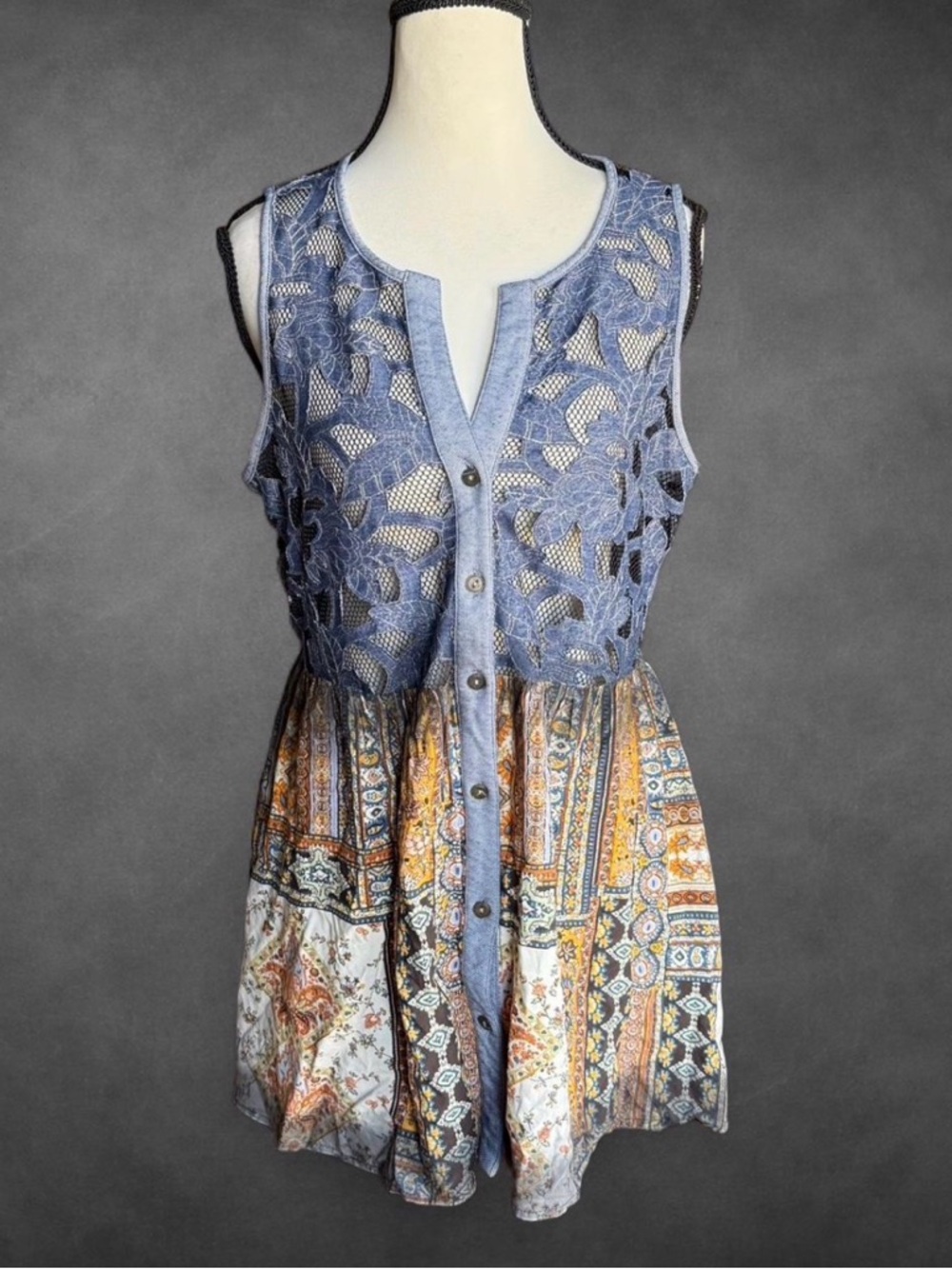 Gimmicks Boho Patchwork Lace Mesh Button Front Tank Top - Size M - Picture 1 of 9
